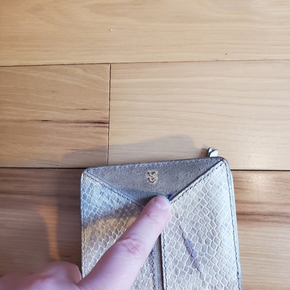 Neutral Covet Wallet by Stella & Dot - Picture 2 of 4